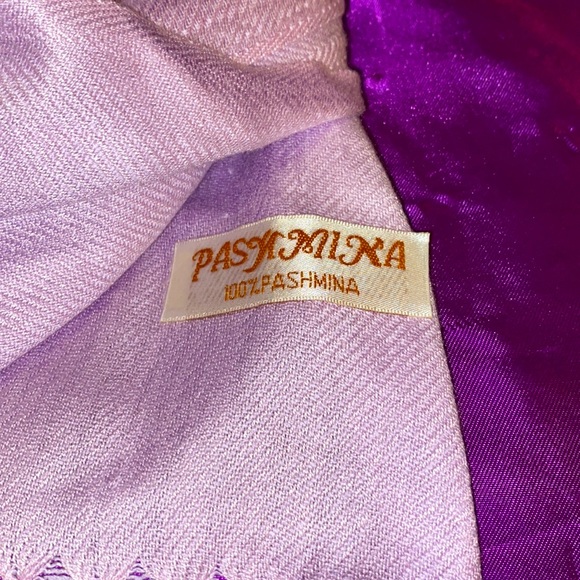 100% Pashmina Scarf NWOT - Picture 4 of 6